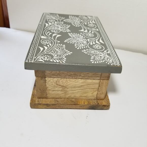 Small jewelry trinket wooden box 3.1469 - Picture 6 of 11